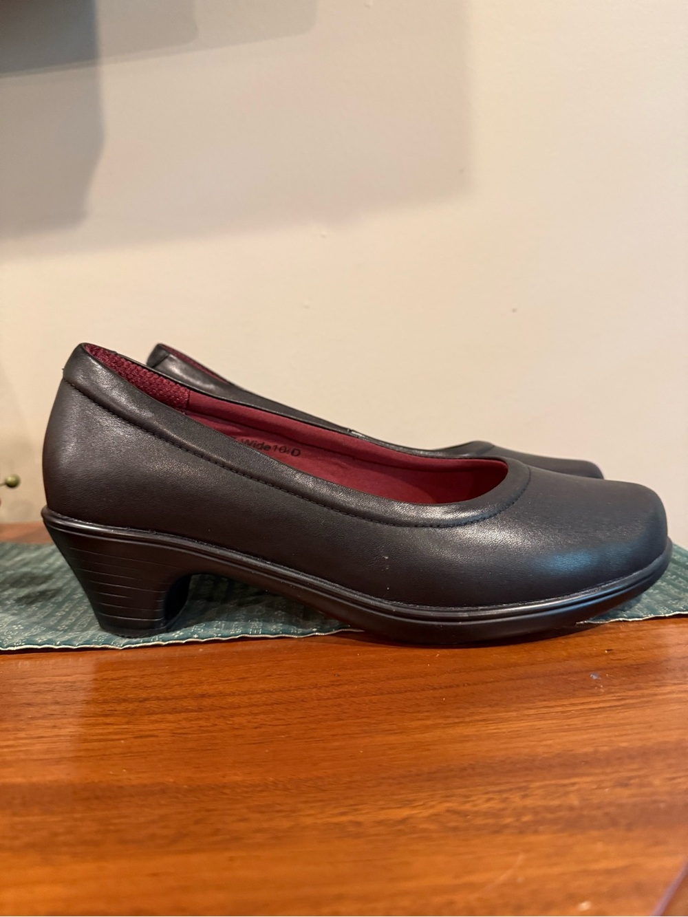 Comfortable Black Low Block Heel Pumps with Red Lining